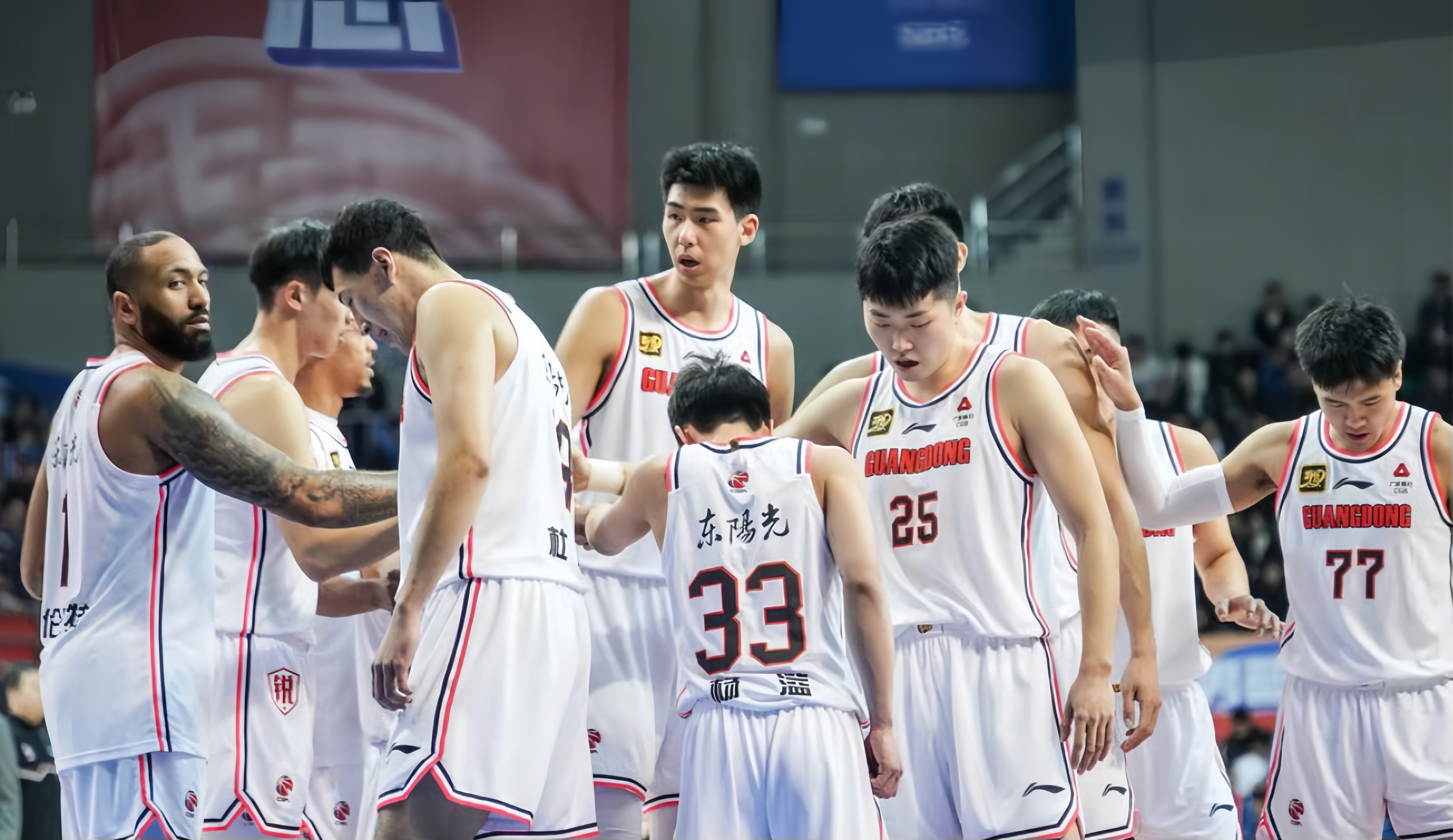 关于南京男篮豪取两连胜，状态火爆的信息