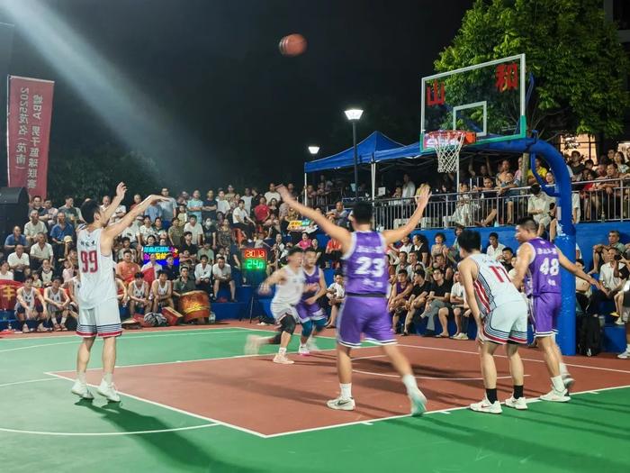 开云体育-男子篮球联赛今晚将迎来一场激烈对抗