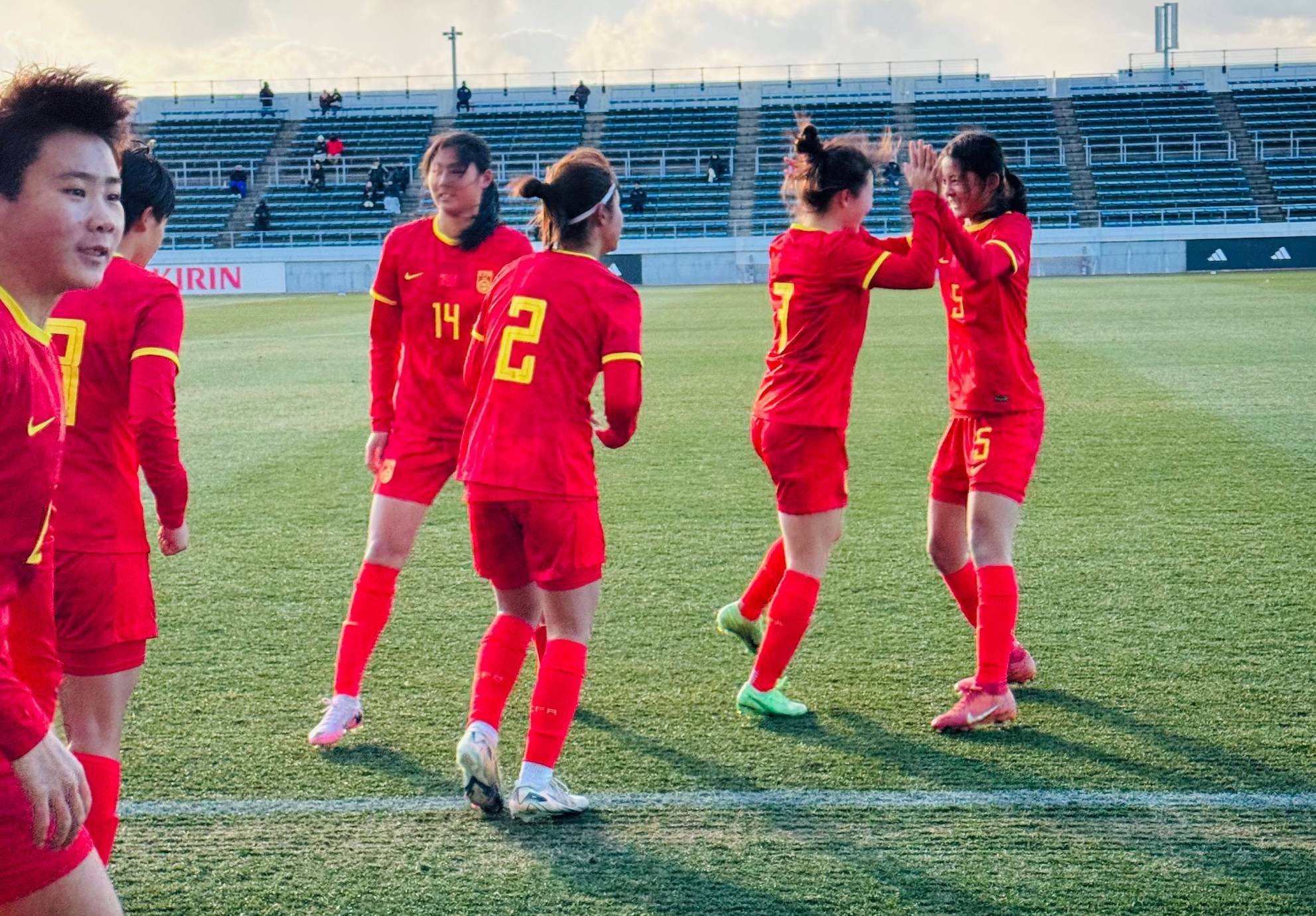 开云体育官方网站-中国女足表现出色，跻身比赛晋级名单