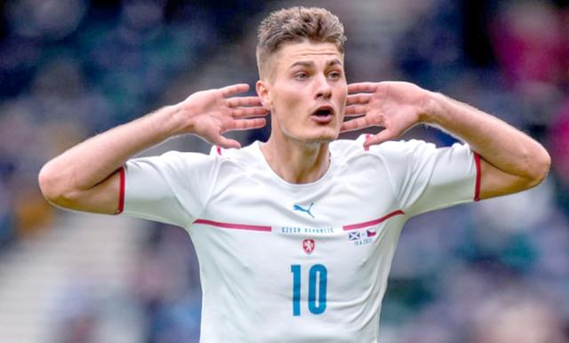 开云APP-关于捷克队实力抢眼晋级，小组首位赛后风采的信息