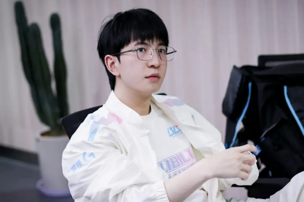 开云体育平台APP-包含IG轻取DK，Elk关键团战开团秒人激烈交锋半决赛，成为赛场最大亮点的词条