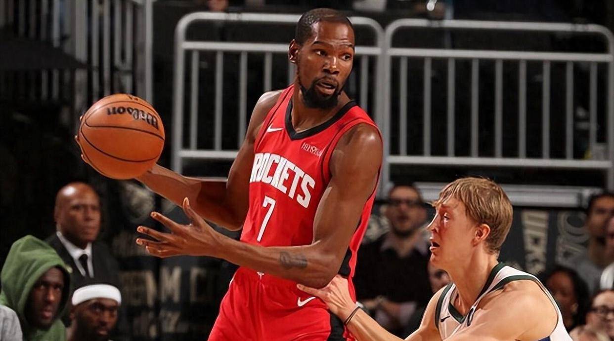 巴西男篮爆冷雄鹿B队,杜兰特送出助攻 巴西男篮爆冷雄鹿B队,杜兰特送出助攻