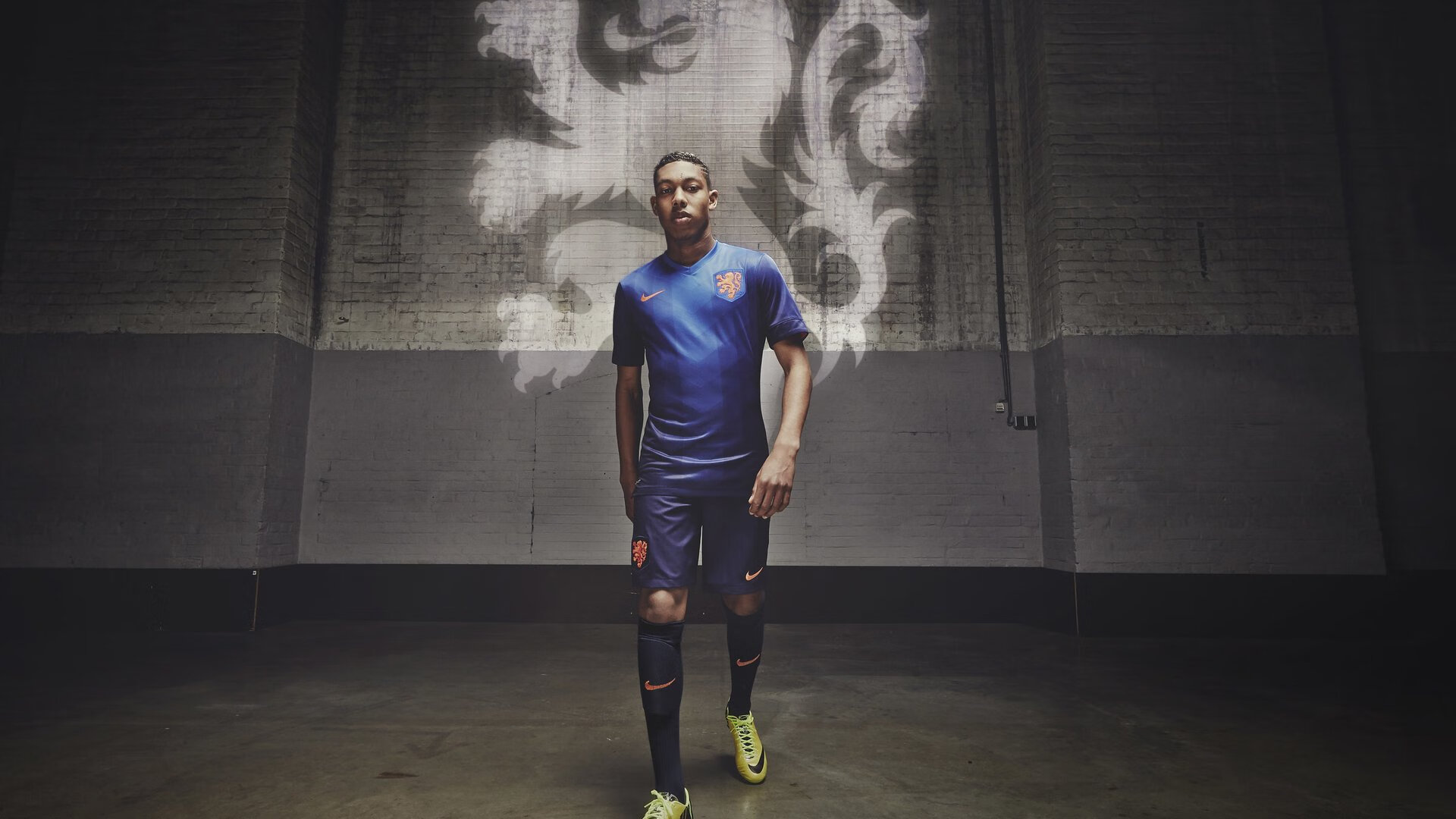 开云体育登录-中投的孤傲，当德罗赞以复古美学封锁太阳三分纪元