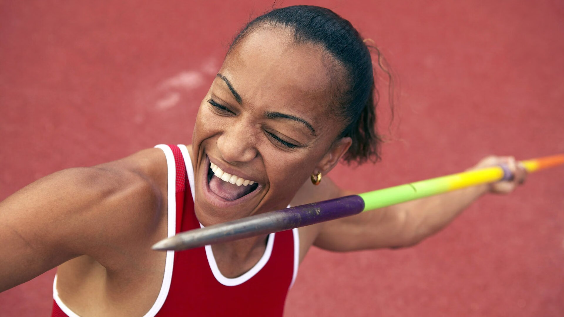 郭艾伦三分钟魔法时刻,致命抢断与超远三分绝杀山东